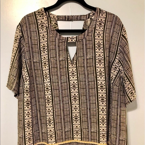 Cato size 26/28W top polyester keyhole cutout plus size - Picture 1 of 11